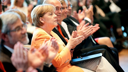 Angela Merkel por Medienmagazin pro