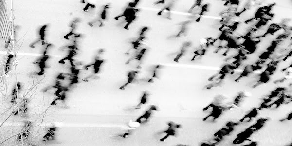 Multitud por stavros karabinas